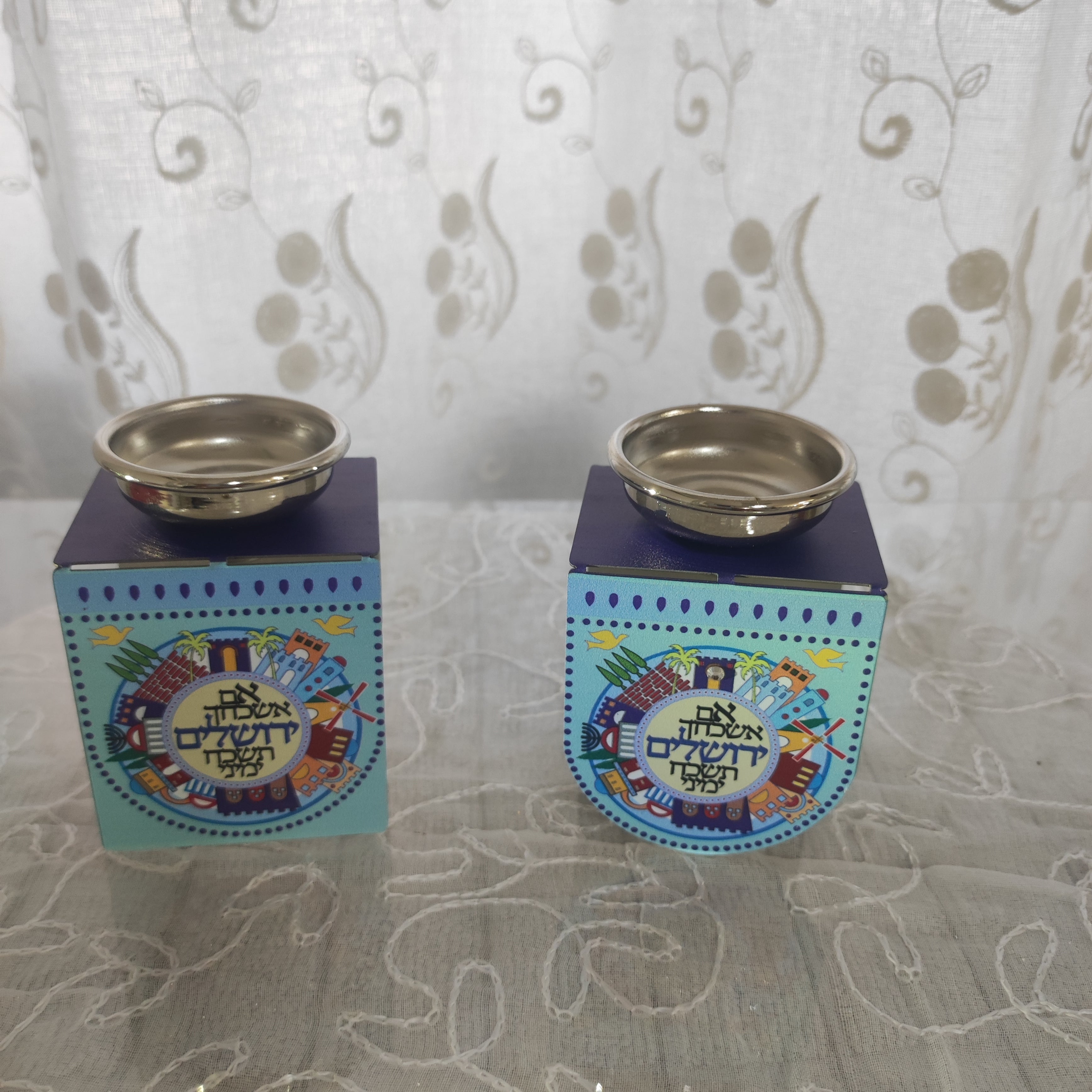 פמוטים צבעוניים